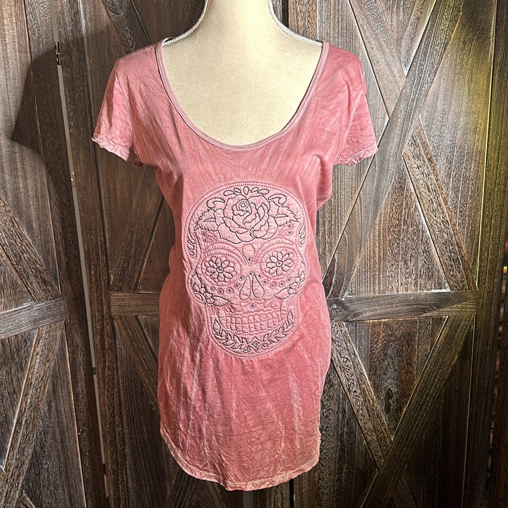 Women’s Velvet Stone Size L embroidered skull shirt with rhinestones like new